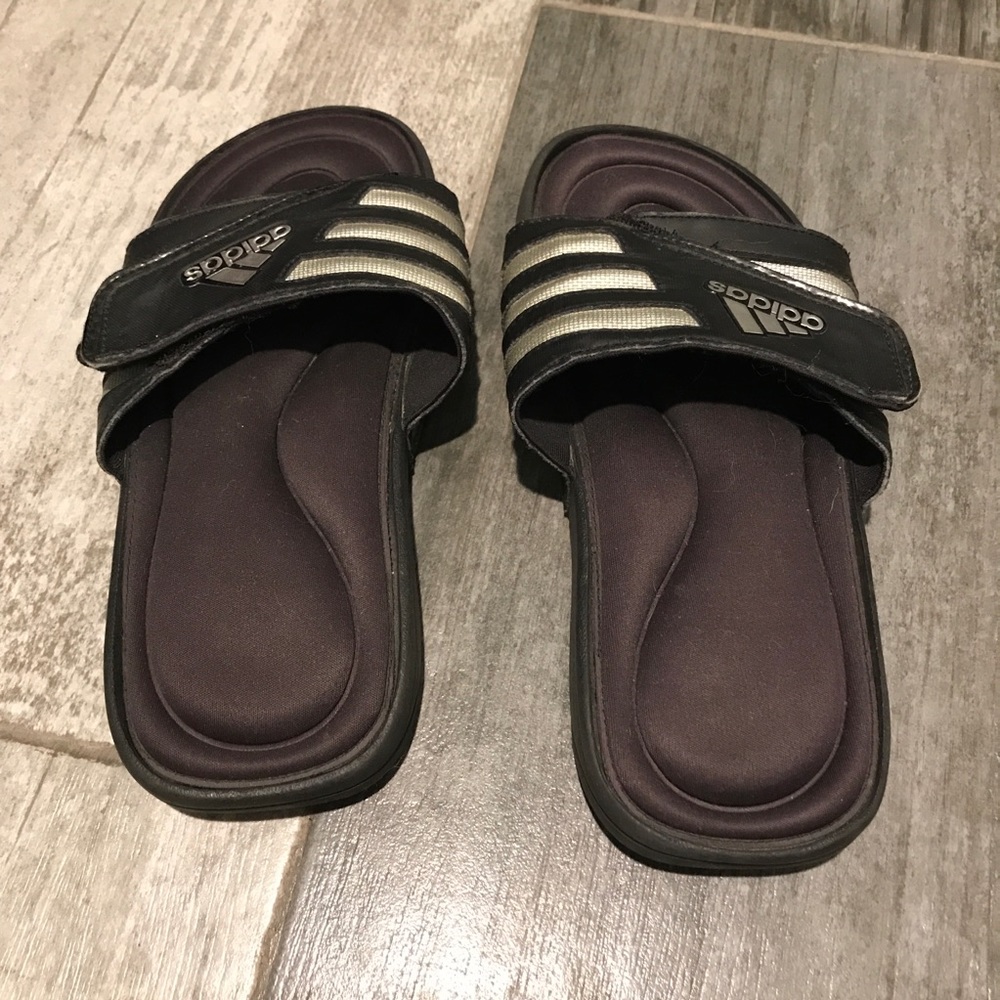 Adidas Slippers - Picture 2 of 5